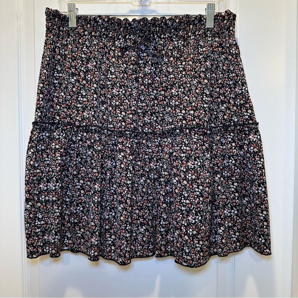 Alelly Black Floral Mini Skirt Size XL